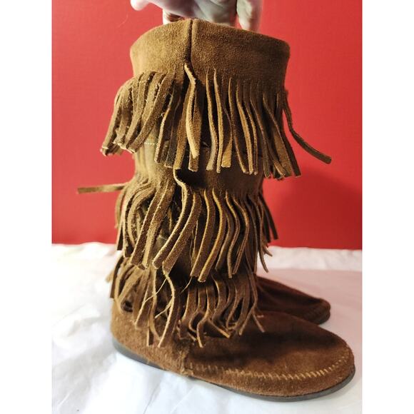 Minnetonka women's 7 M 1638 3 Layer Fringe MOCCASIN Boots BROWN SUEDE LEATHER - Picture 2 of 10